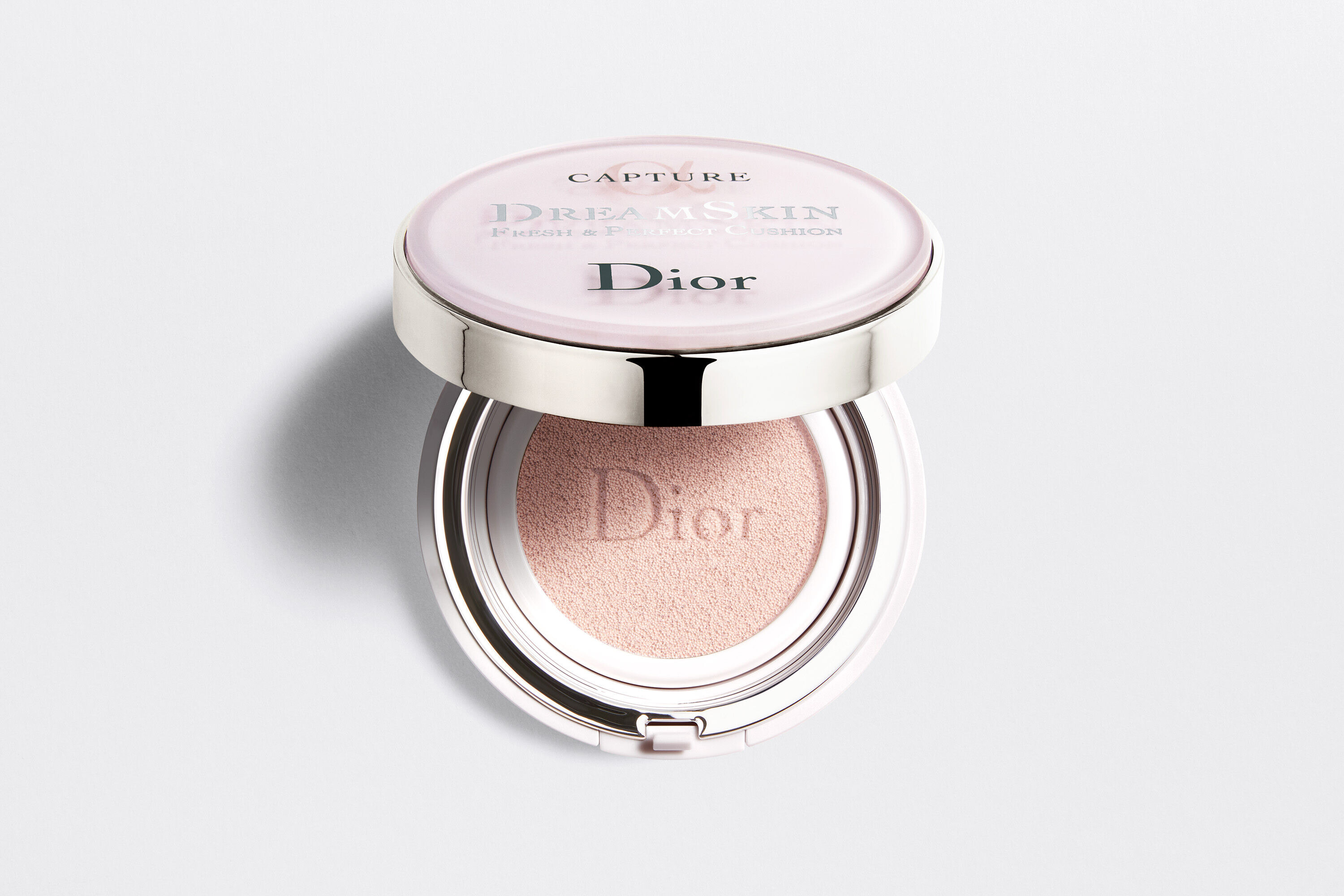 Dior Capture Dreamskin Moist & Perfect Cushion Refill No.030 Совершенствующий тональный кушон 15 г. Сменный блок