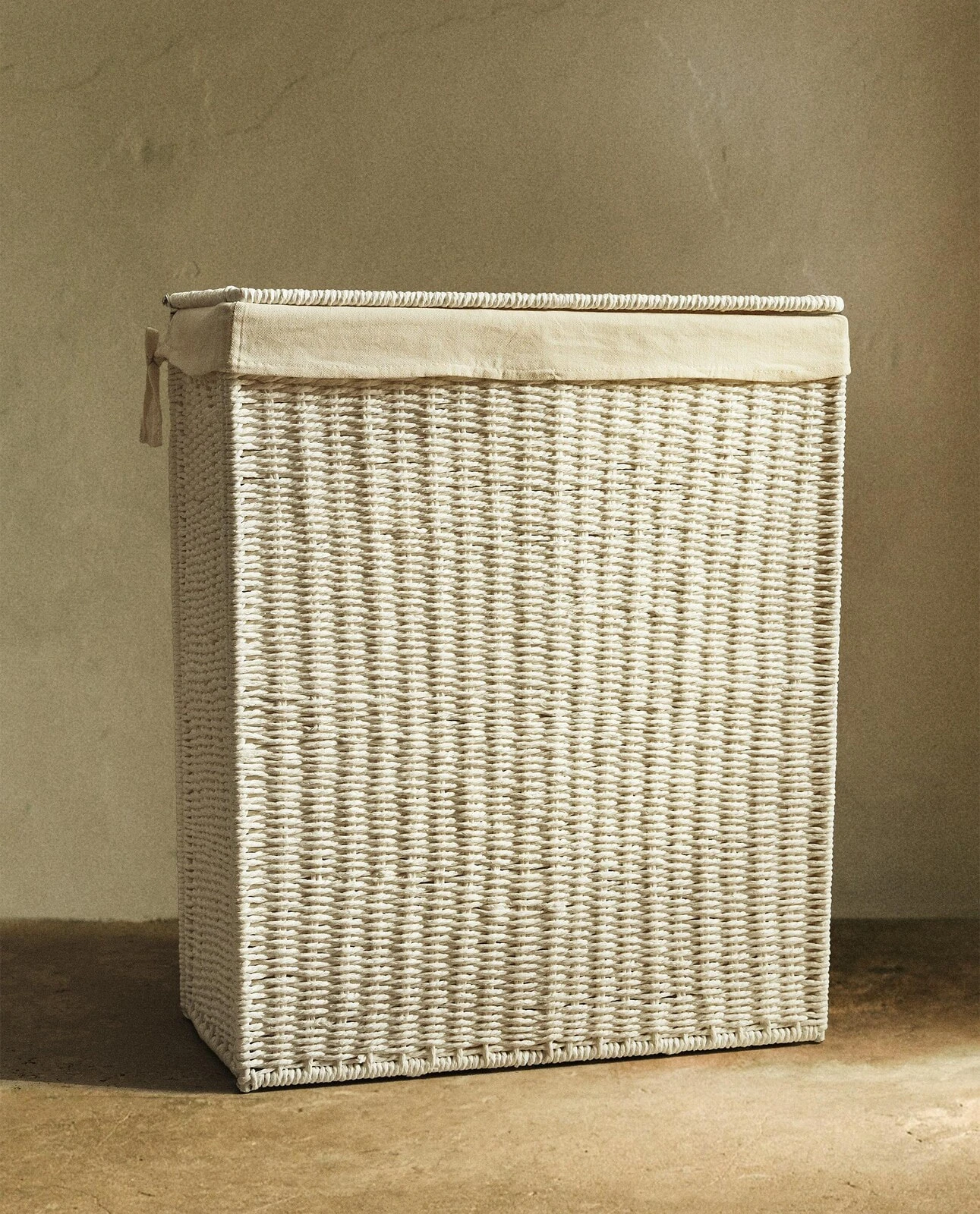 Laundry basket with two compartments