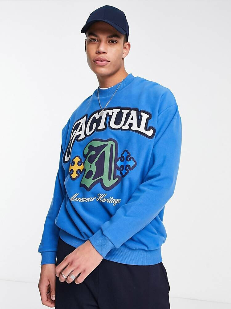 ASOS – Actual – Oversize-Sweatshirt aus Polarfleece in Blau mit Logo-Applikation