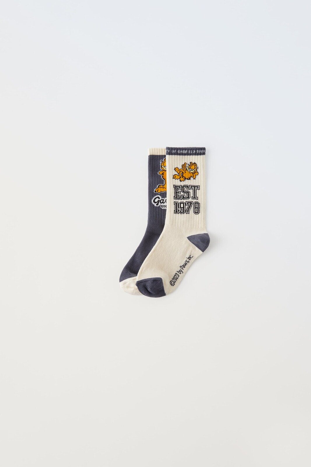2-pack of garfield © paws inc long socks
