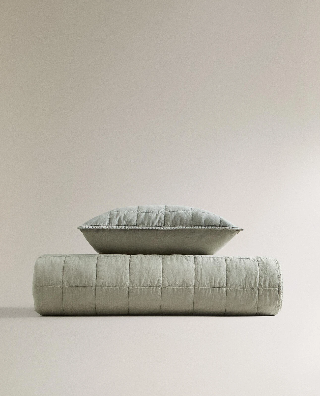 Checked cotton percale quilt