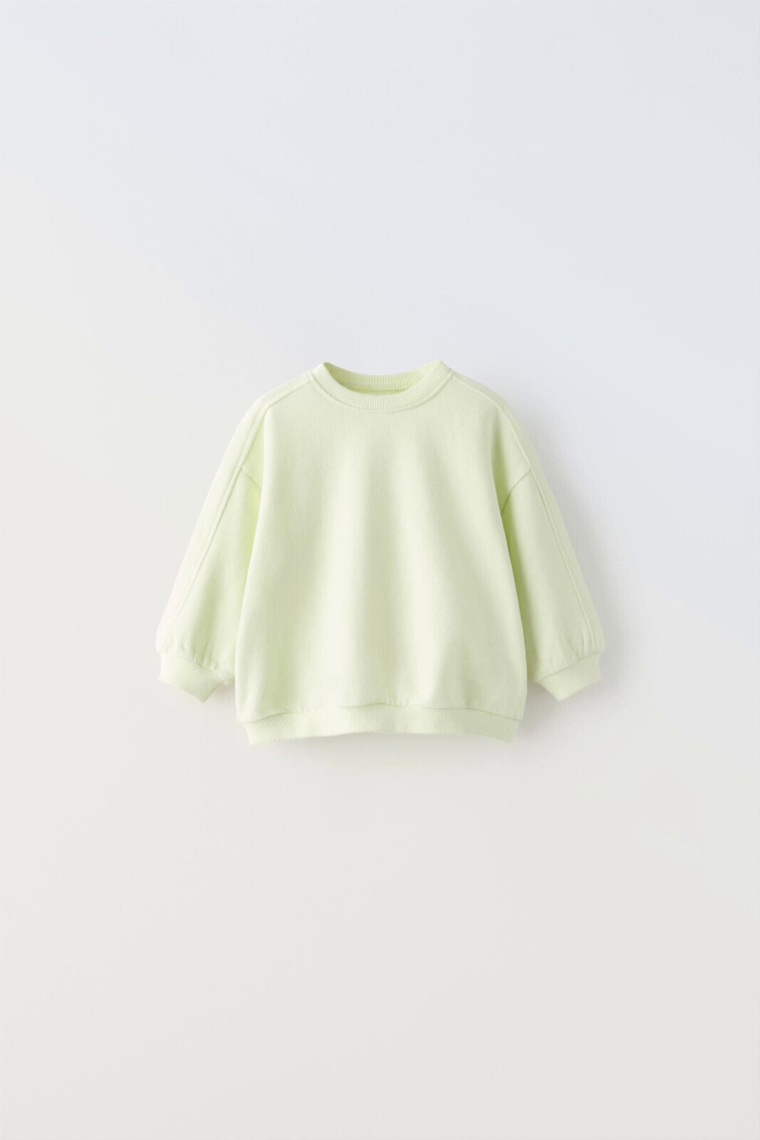 Plain sweatshirt with seam