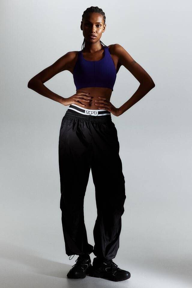 Buy H&M DryMove™ High Shine Sports bra 2024 Online