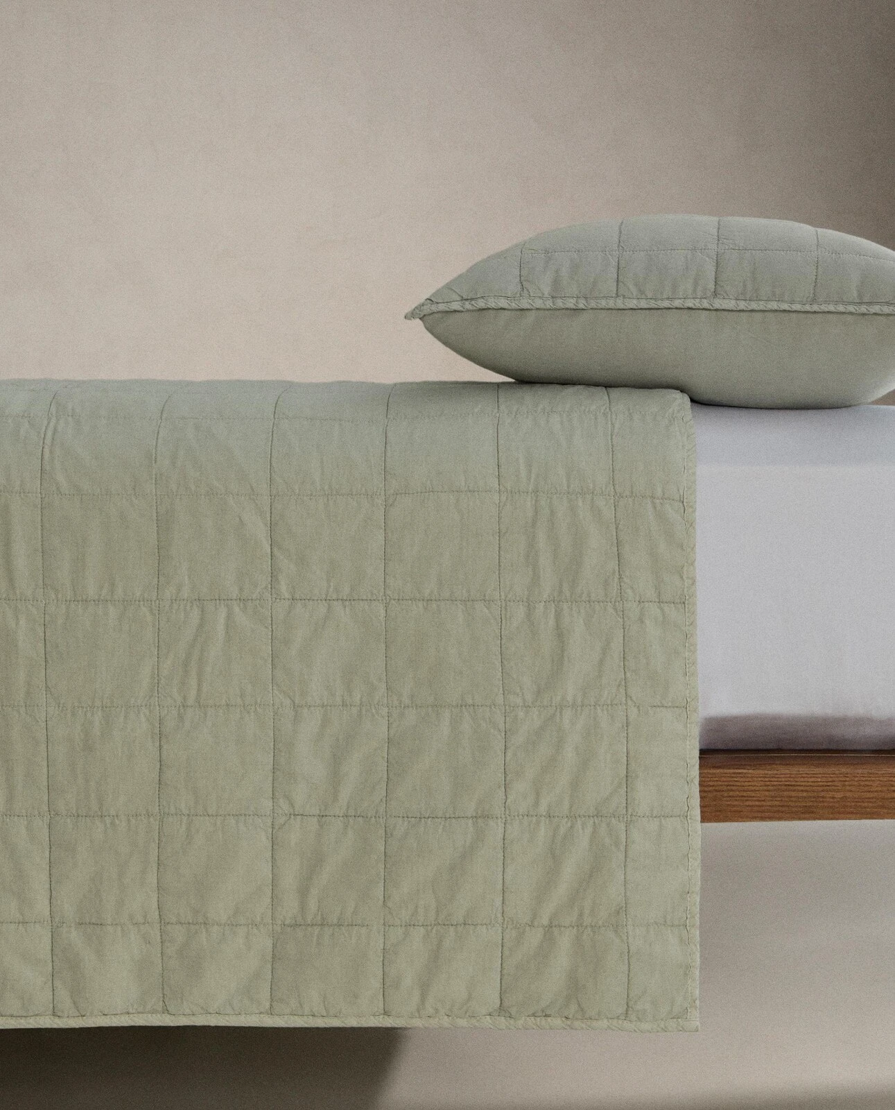 Checked cotton percale quilt