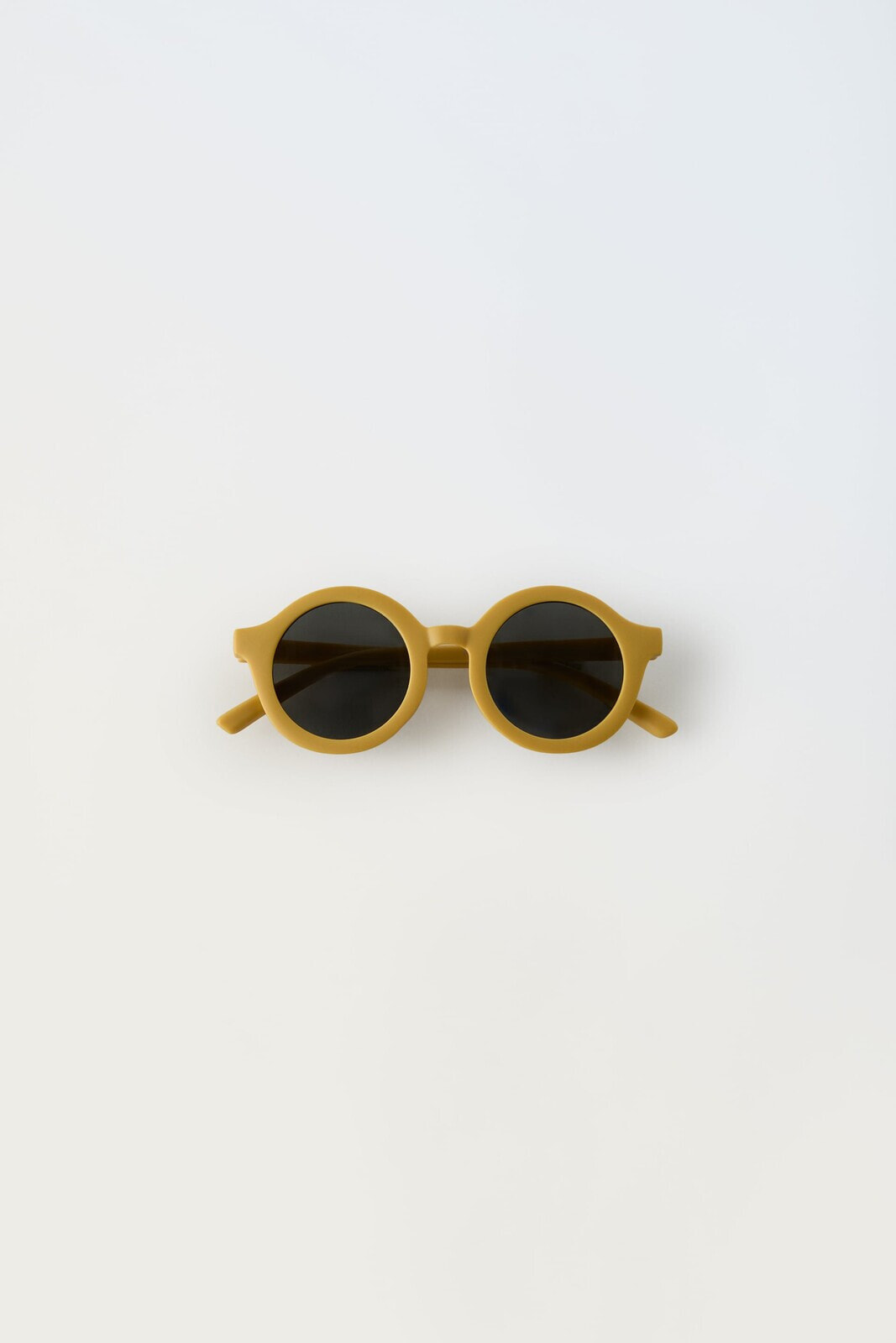Солнцезащитные очки в круглой каучуковой оправе ZARA