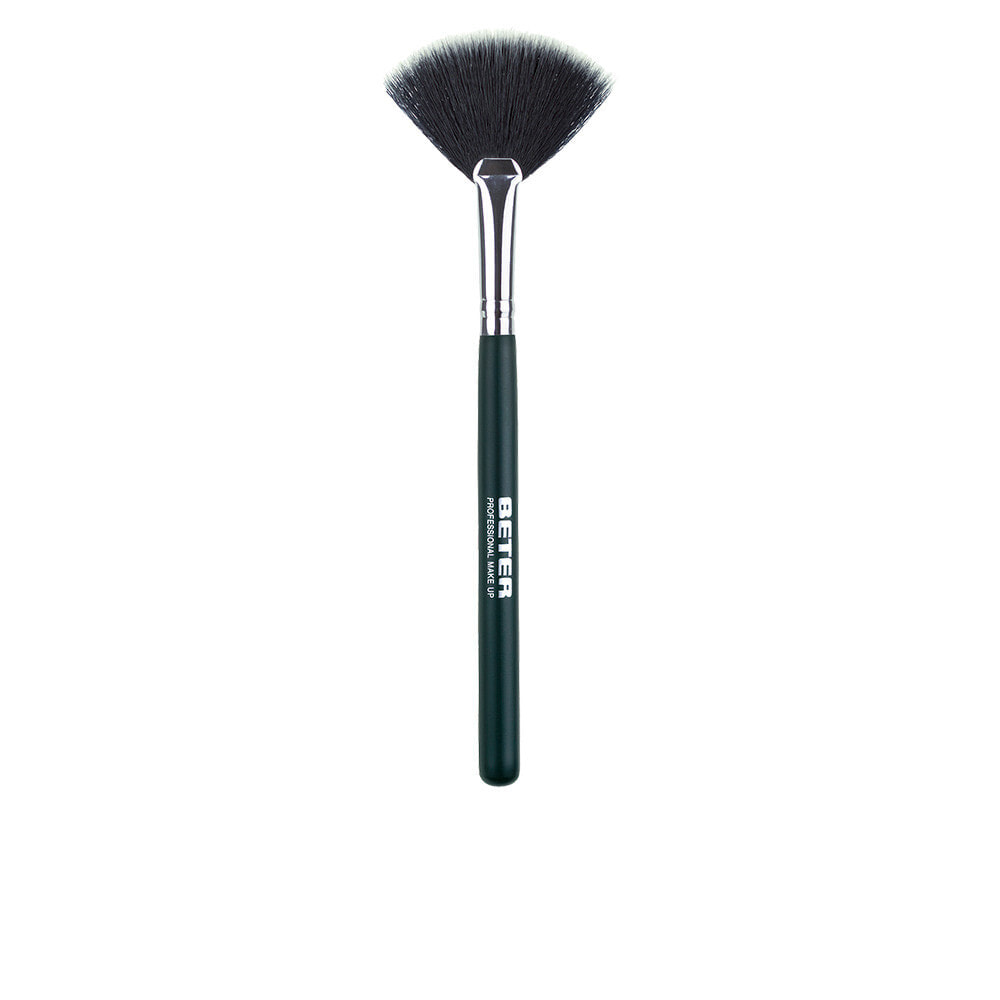 Beter Blush Brush Кисть для растушевки румян