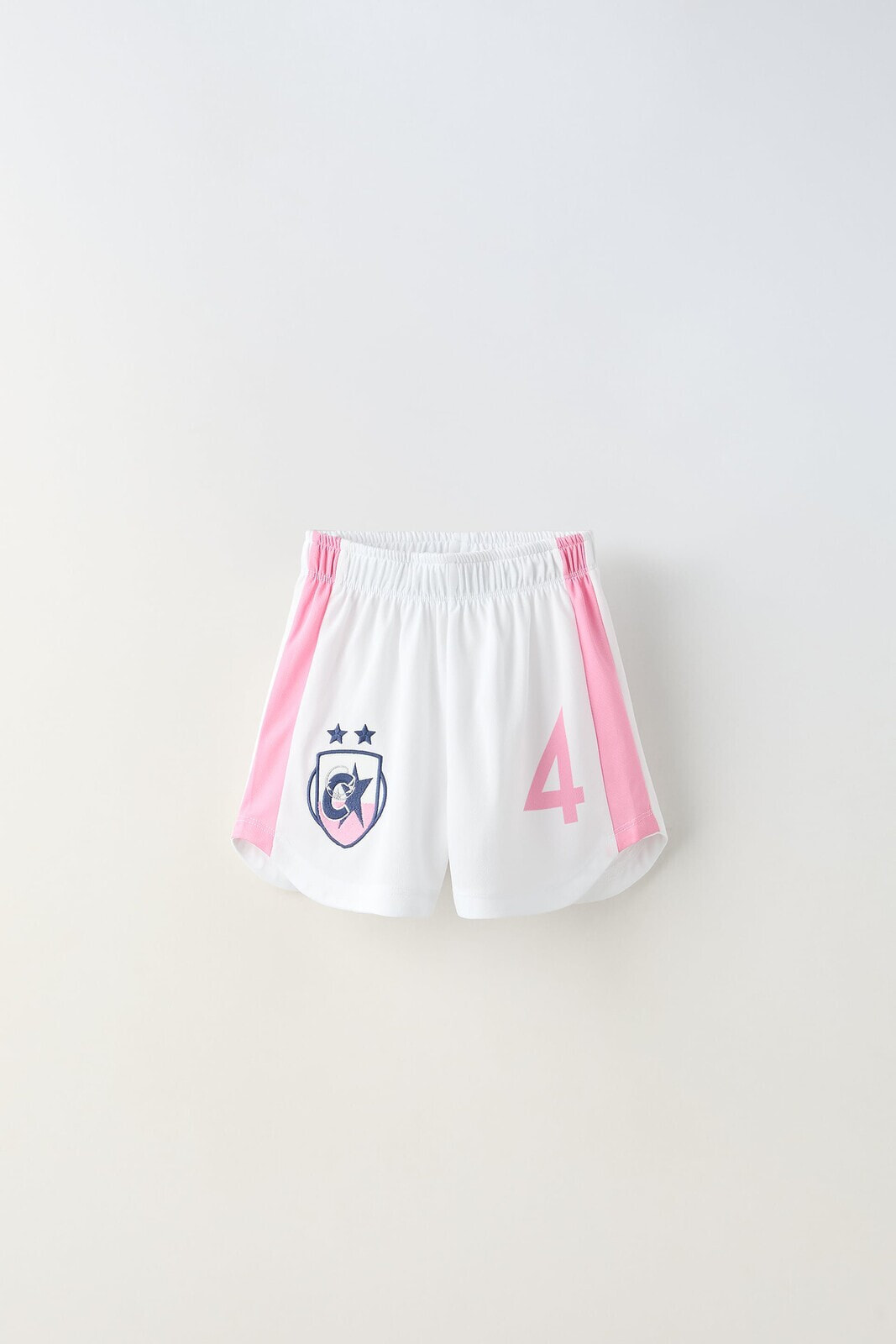 Football bermuda shorts with patch