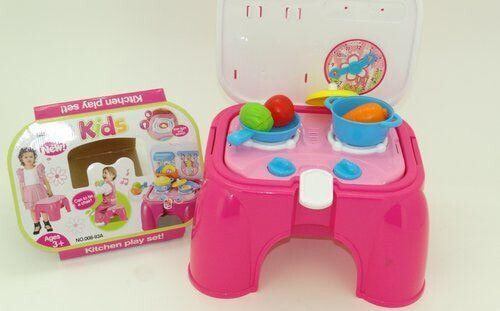 Детская мини-кухня Pierot  в виде стульчика. В комплекте: кастрюли, столовые приборы, овощи, фрукты. Розовый.