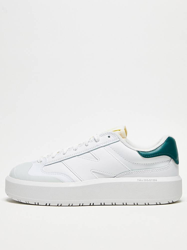 New Balance – CT302 – Sneaker in Weiß mit grünem Detail