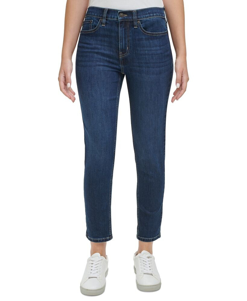 Calvin Klein Jeans petite High-Rise Slim Straight-Leg Whisper-Soft Jeans
