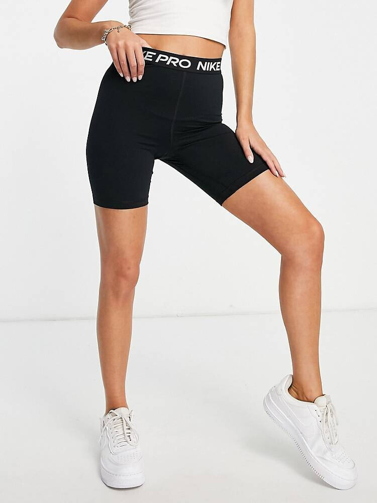 Nike – 7-Zoll-Legging-Shorts mit hohem Bund in Schwarz