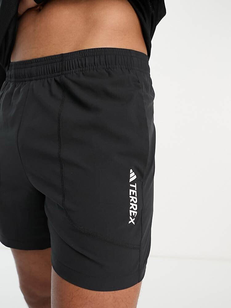 adidas – Terrex Multi – Wander-Shorts in Schwarz