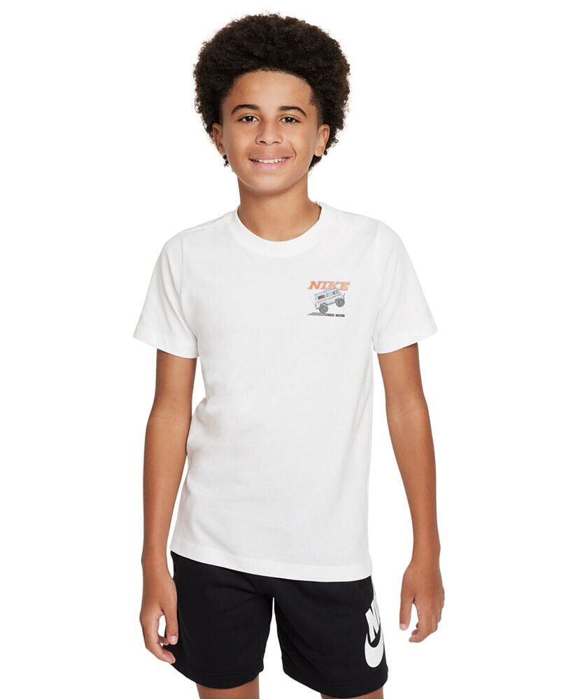 Nike big Kids Sportswear Cotton Sole Rally Graphic T-Shirt