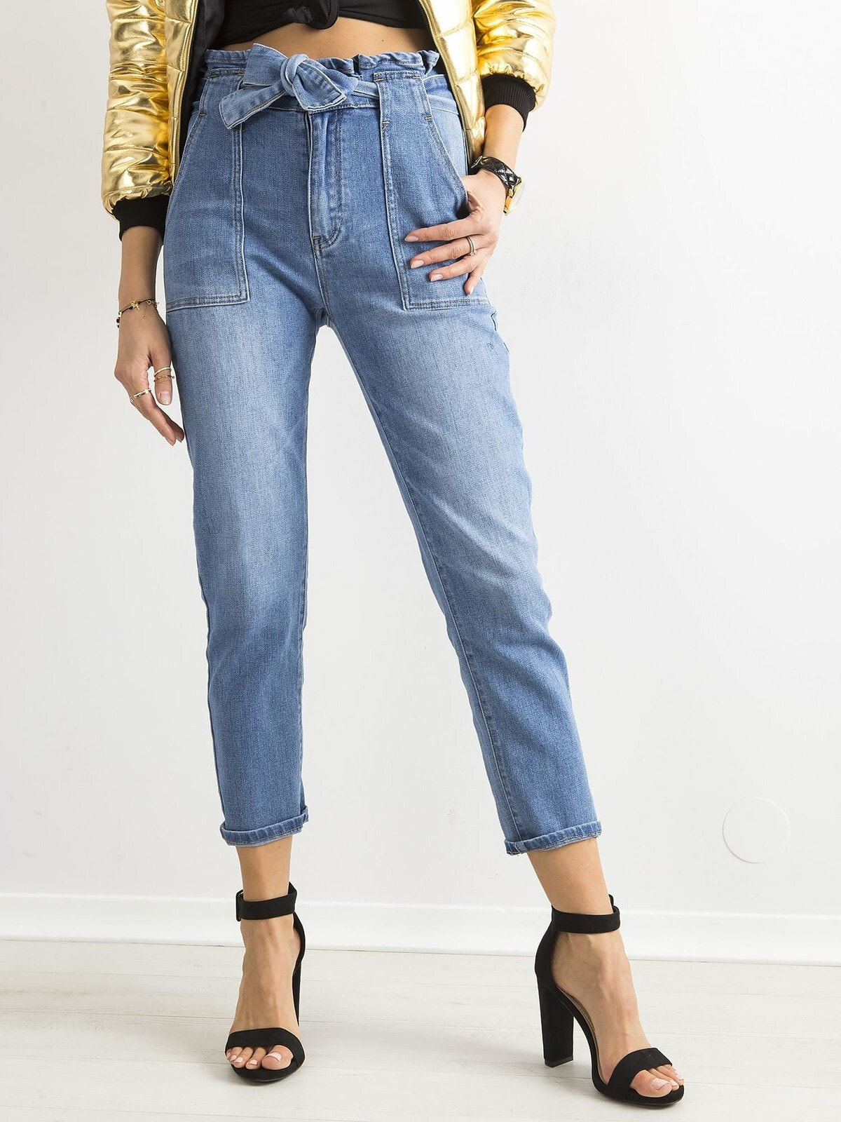 Женские джинсы  Mom-fit  с высокой посадкой укороченные голубой Factory Price