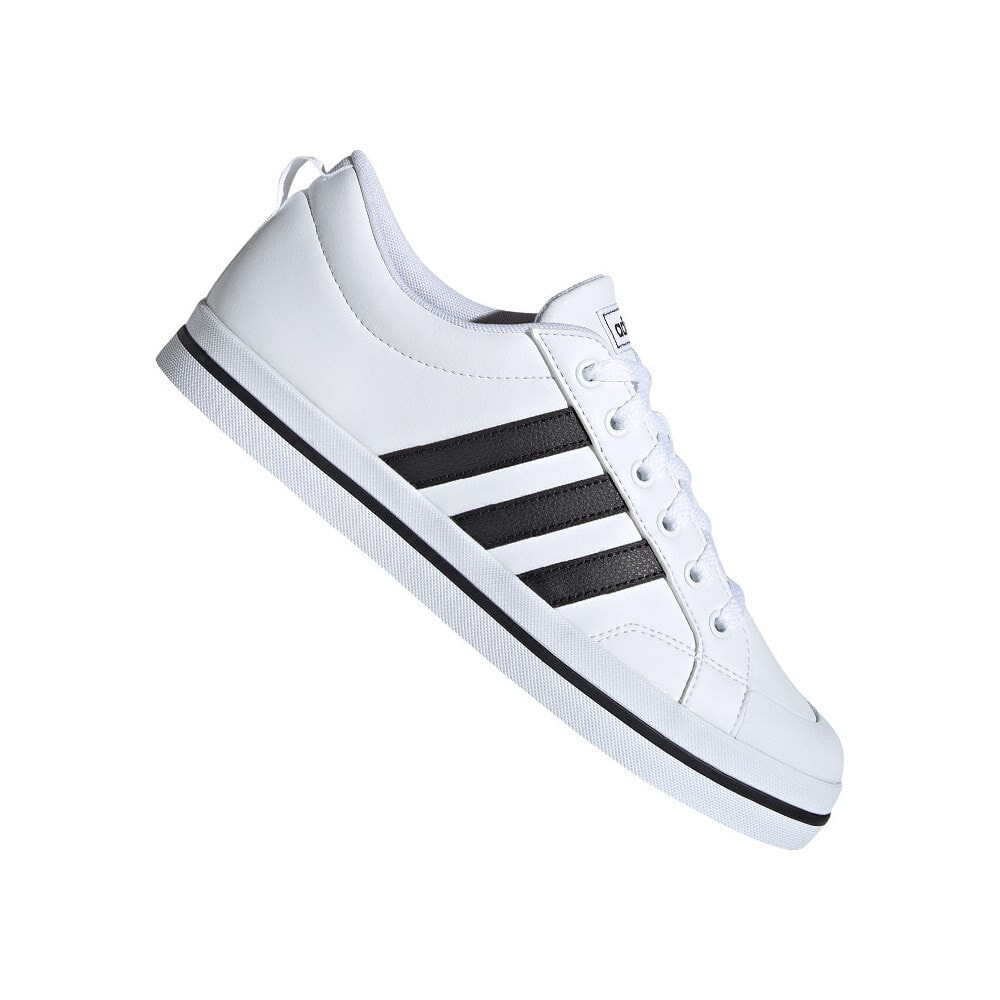 Мужские кроссовки повседневные белые кожаные низкие демисезонные с полосками  Adidas Bravada