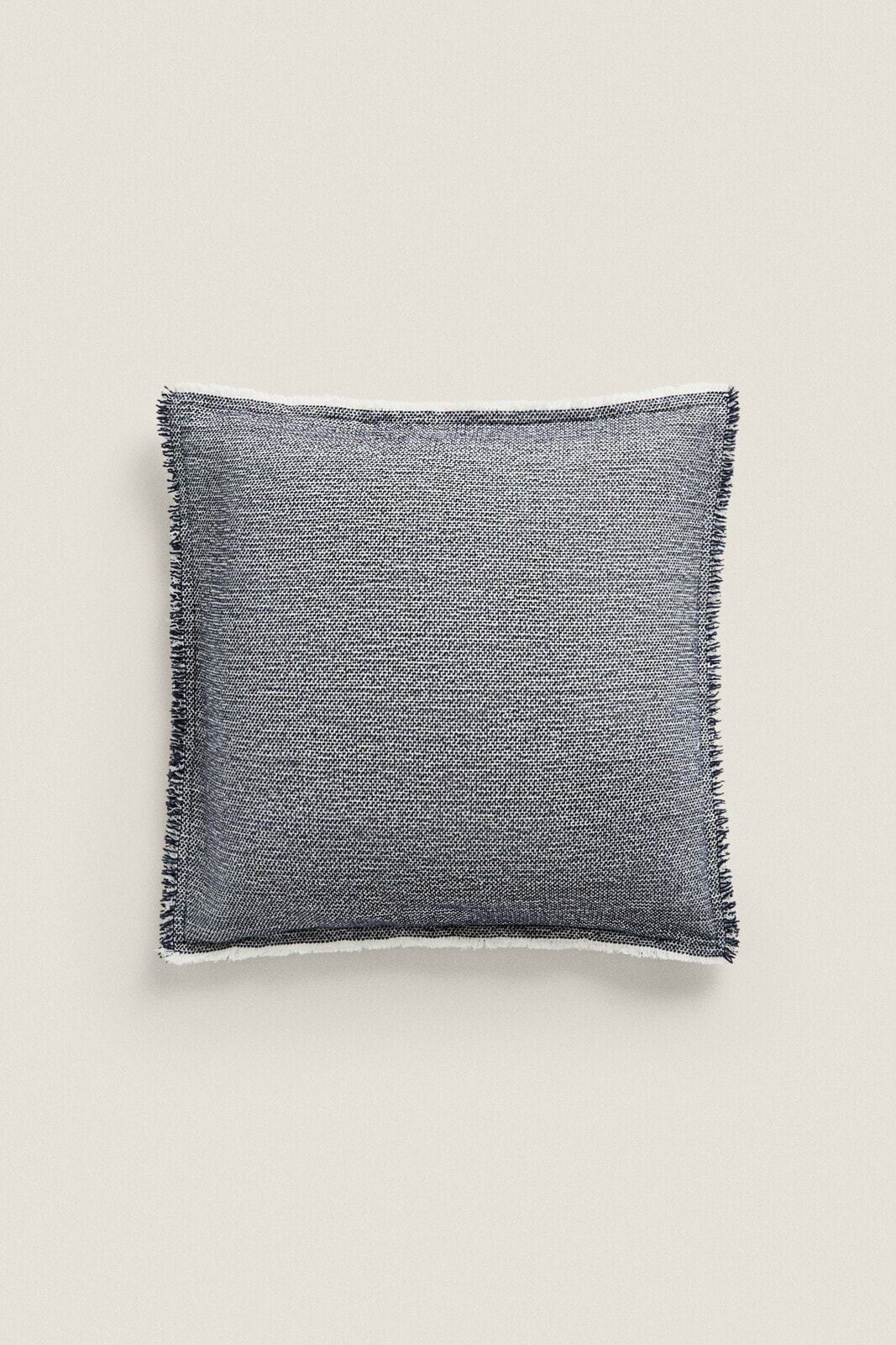 Contrast cushion cover