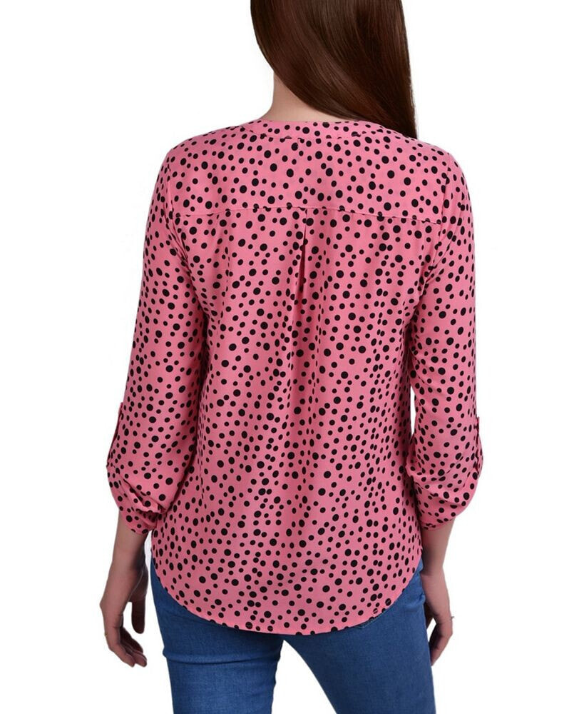 Petite 3/4 Sleeve Roll Tab Y Neck Blouse NY Collection Цвет: Mauve