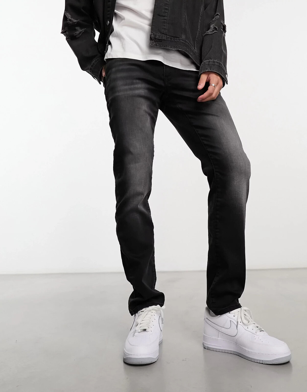 Only & Sons – Loom – Stretch-Jeans in verwaschenem Schwarz mit schmalem Schnitt