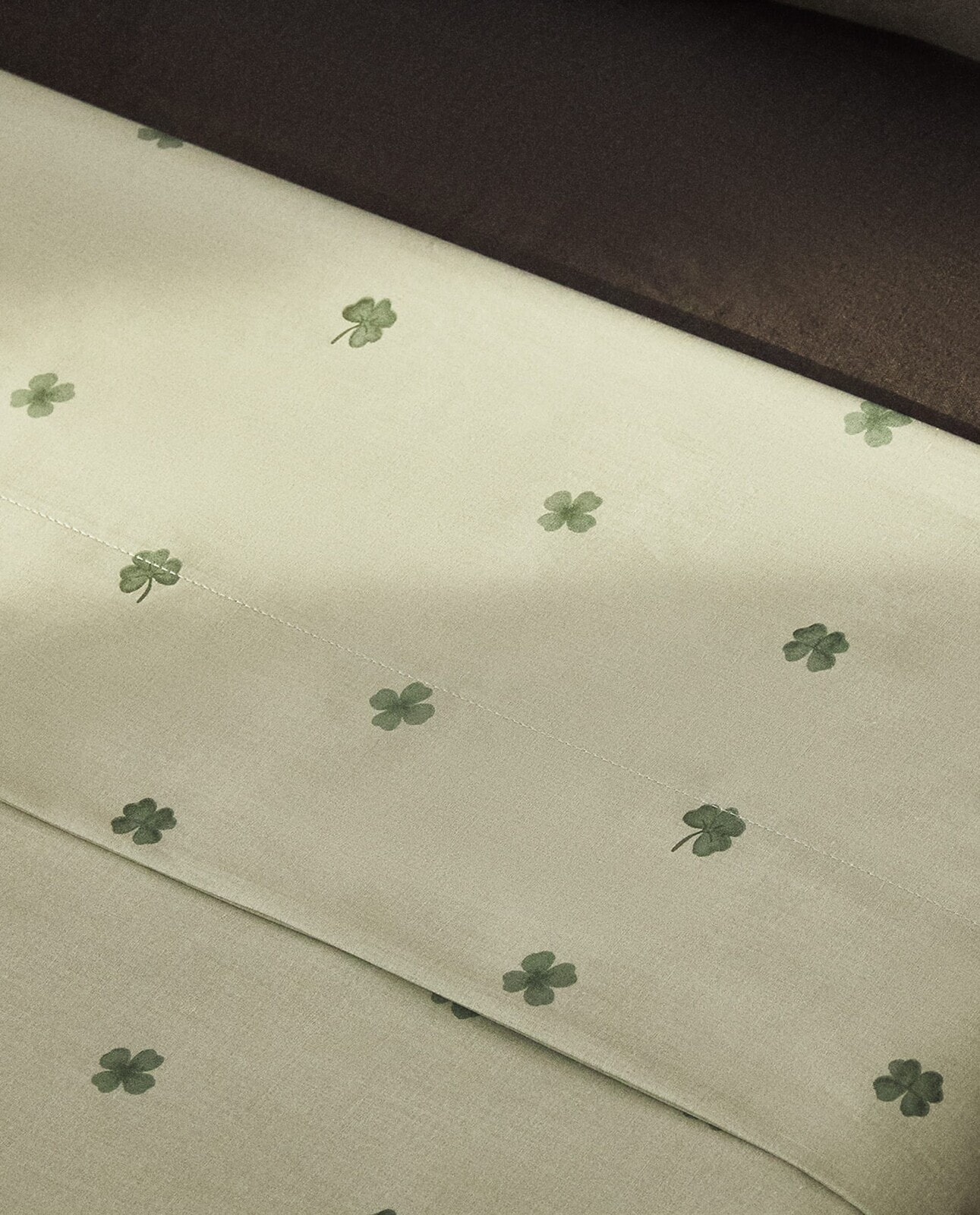 Clover print flat sheet