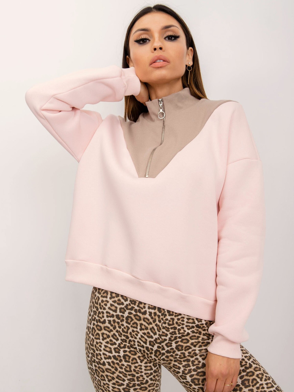 Женская блузка с длинным рукавом и высоким воротником на молнии - светло-розовая Factory Price