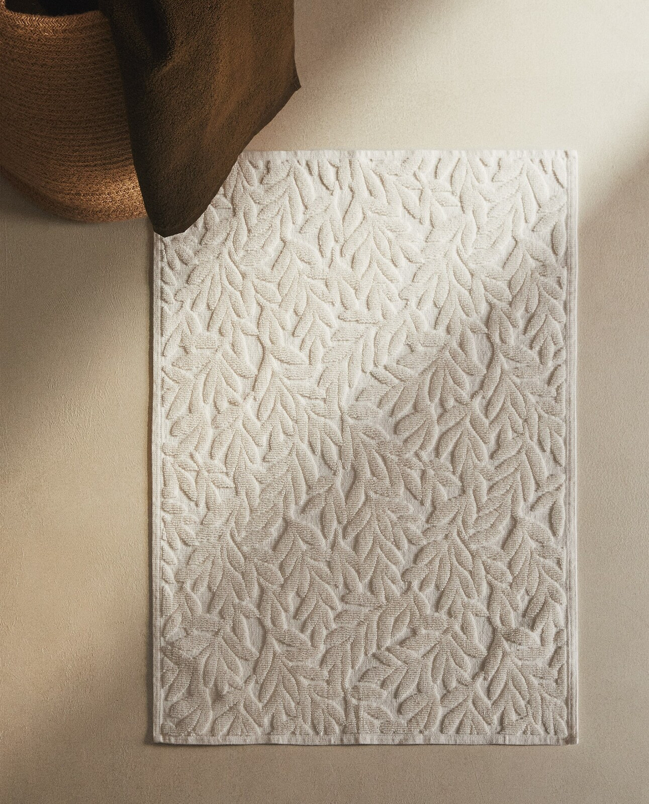 Jacquard bath mat