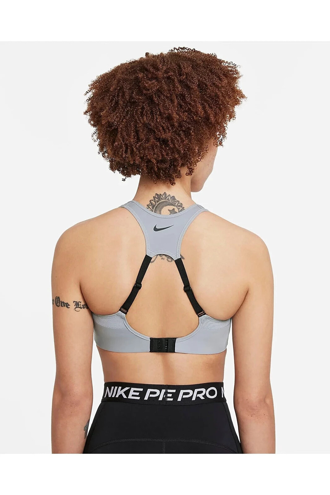 Alpha Women's High-Support Padded Keyhole Sports Bra Kadın Sporcu Sütyeni  Nike Размер: S купить от 7231 рублей в интернет-магазине MALL