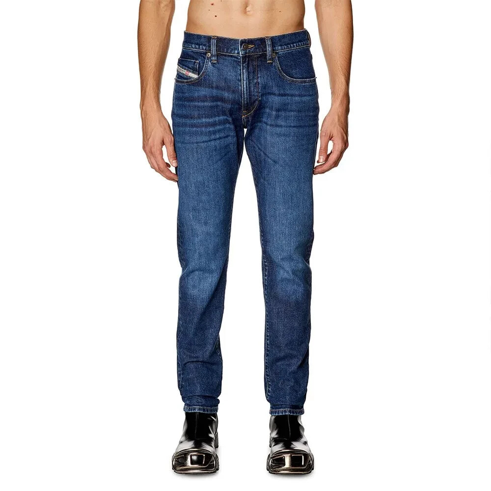 DIESEL 2019 Strukt Jeans