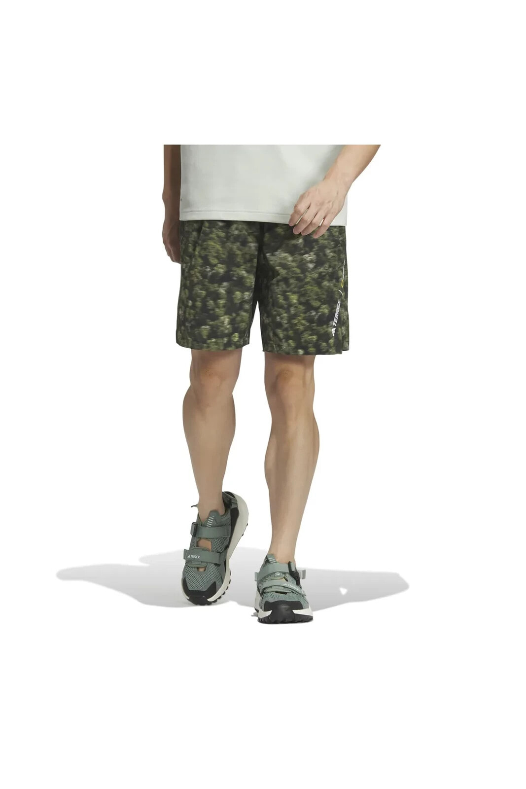 IS9516-E adidas Natgeo Shorts Erkek Şort Ve Kapri Yeşil