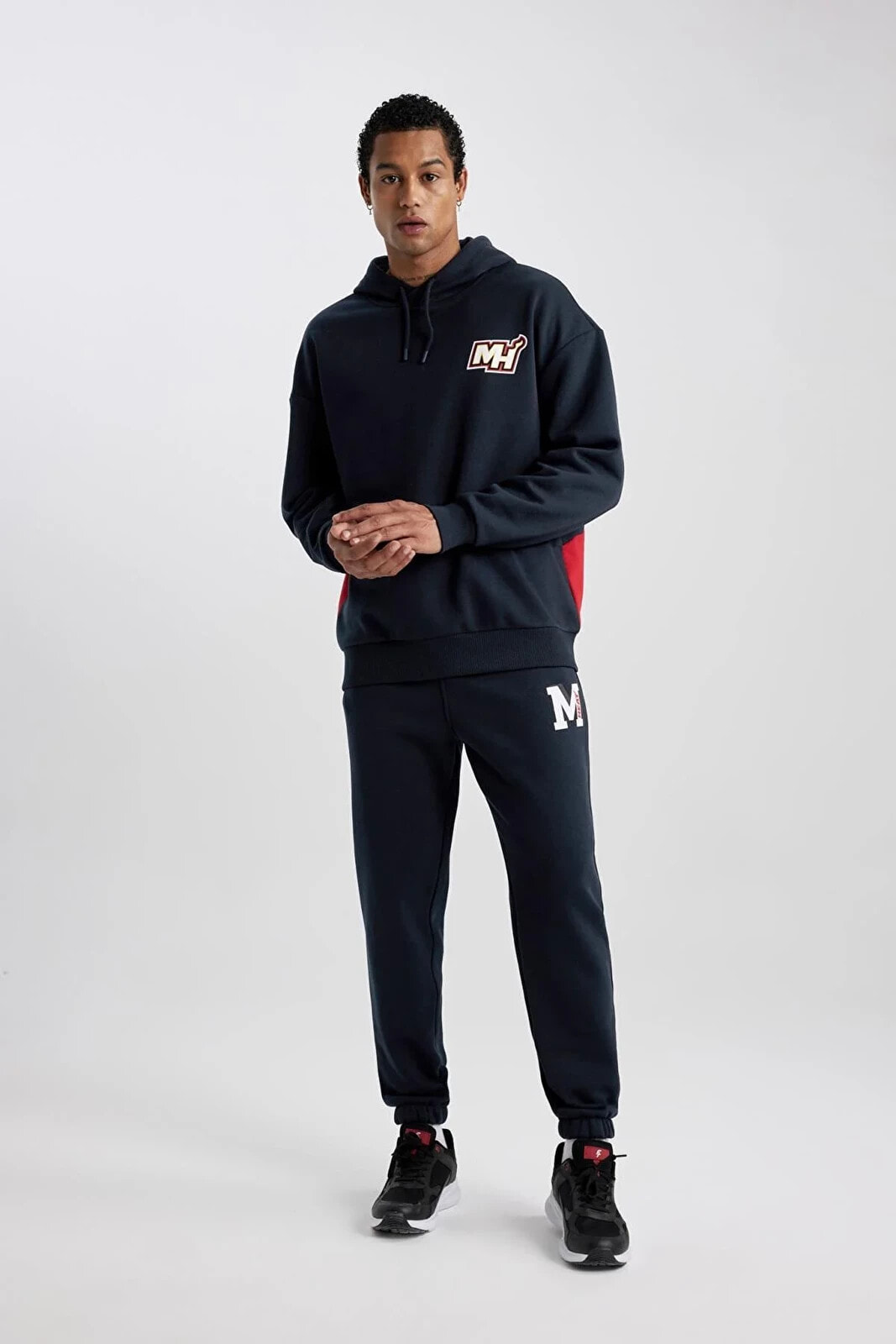 DeFactoFit NBA Miami Heat Standart Fit Kalın Sweatshirt Kumaşı Jogger