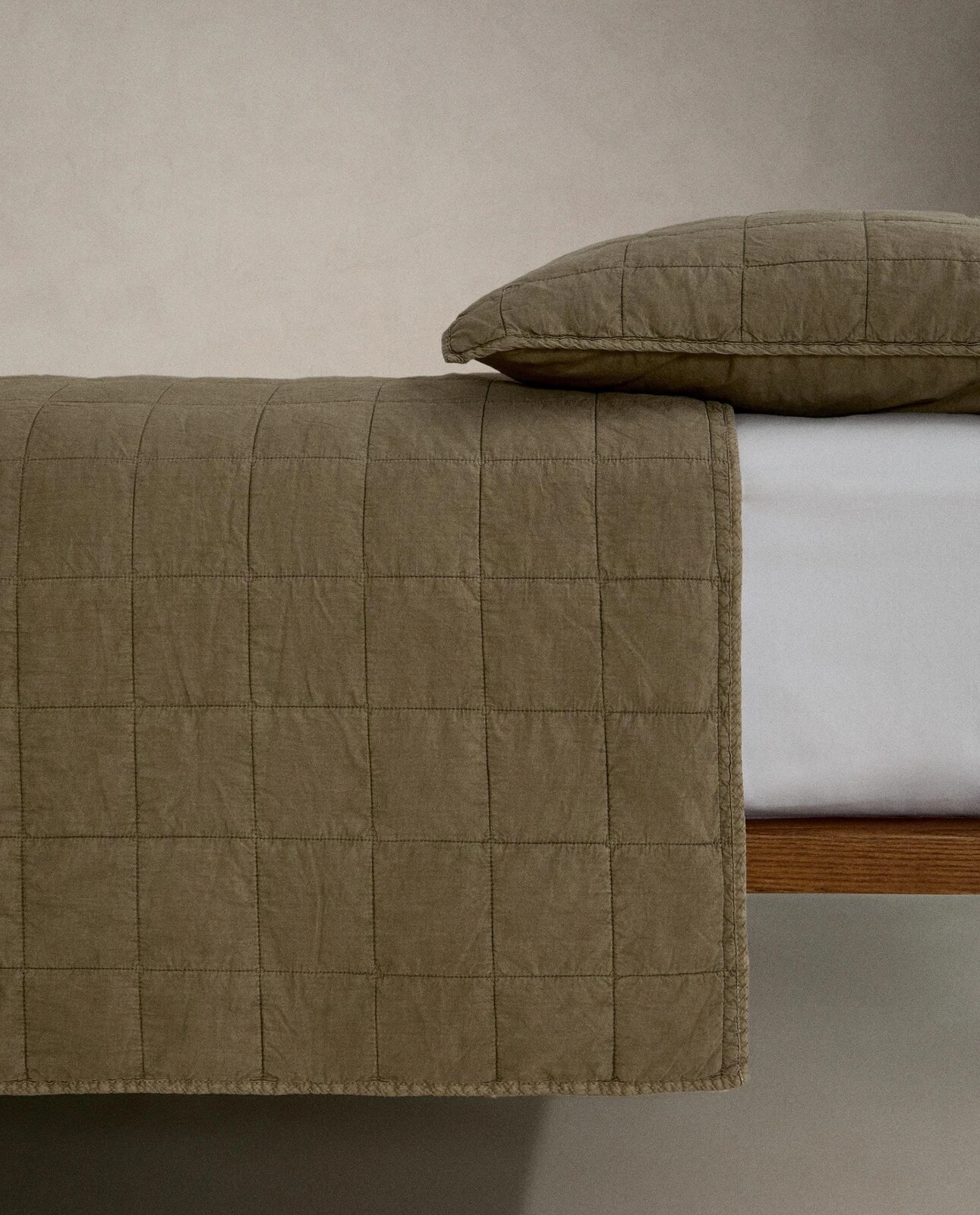 Checked cotton percale quilt