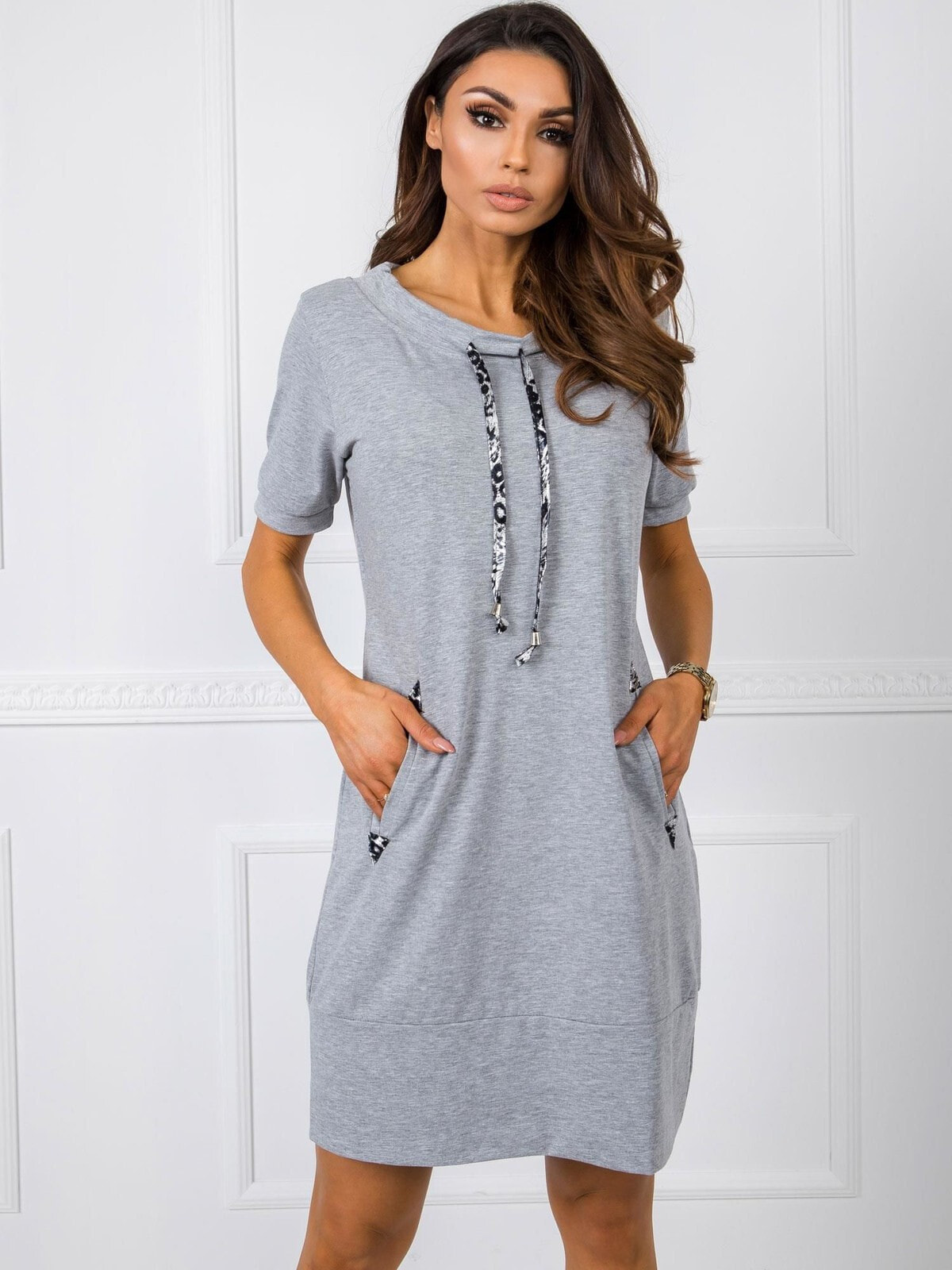 Женское трикотажное платье серое с коротким рукавом и карманами Factory Price