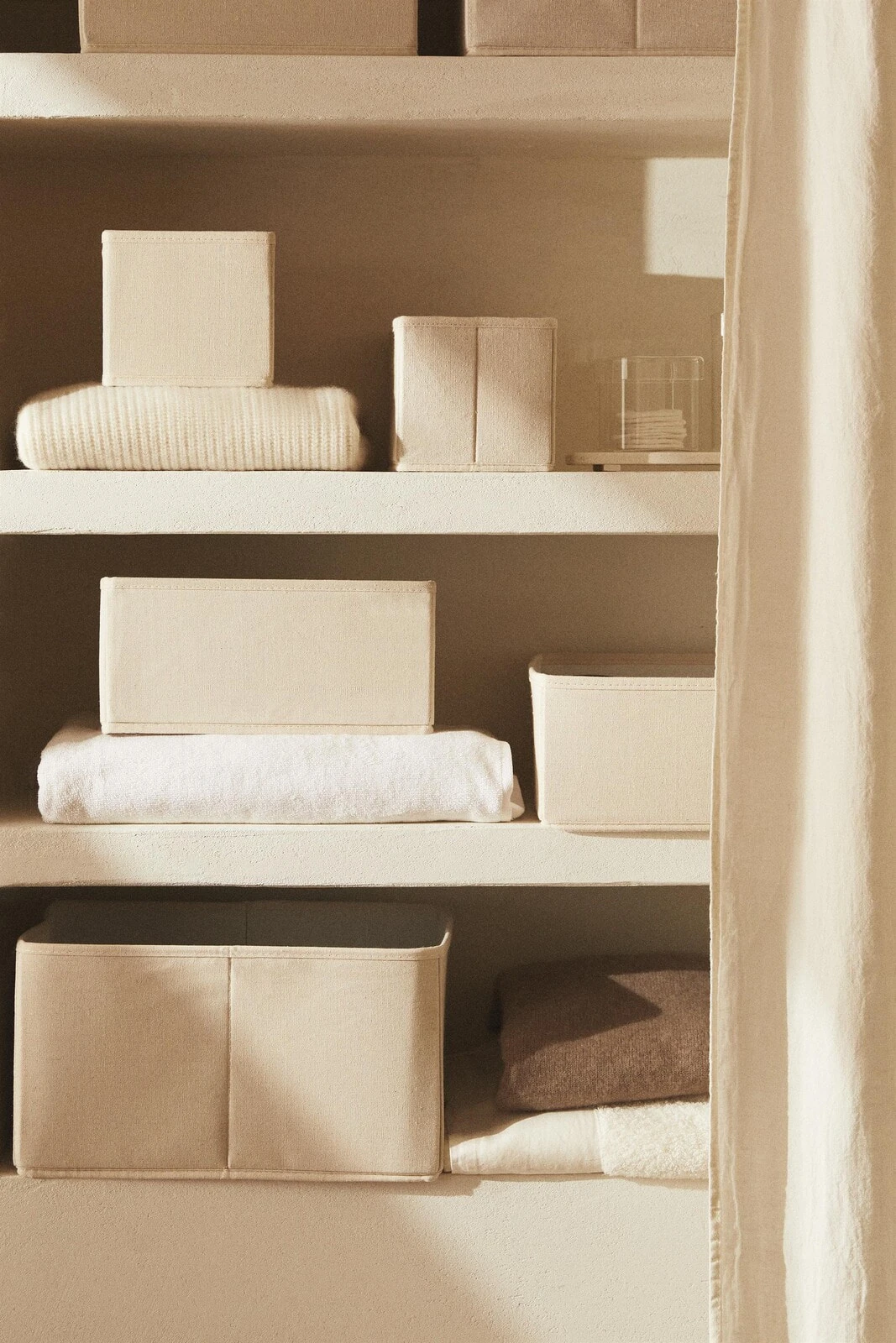 Foldable cotton storage box