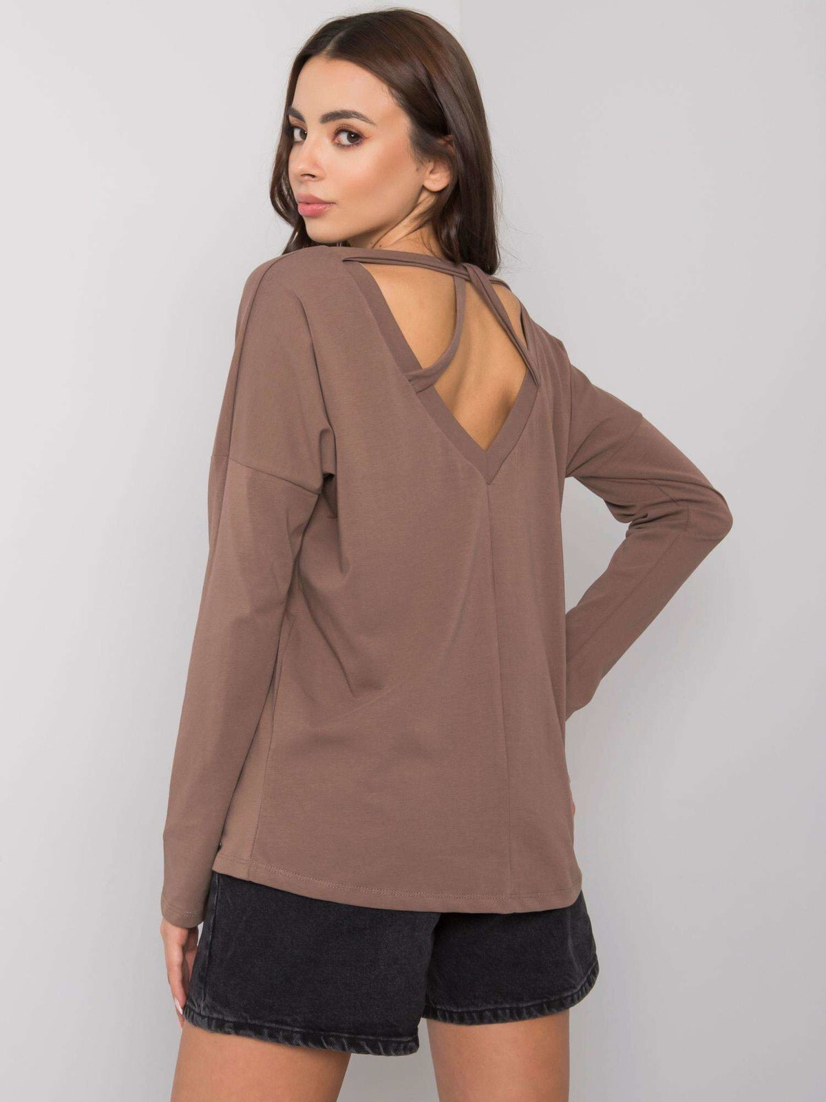 Женская коричневая блузка RUE PARIS Bluzka-RV-BZ-7315.39X-brązowy