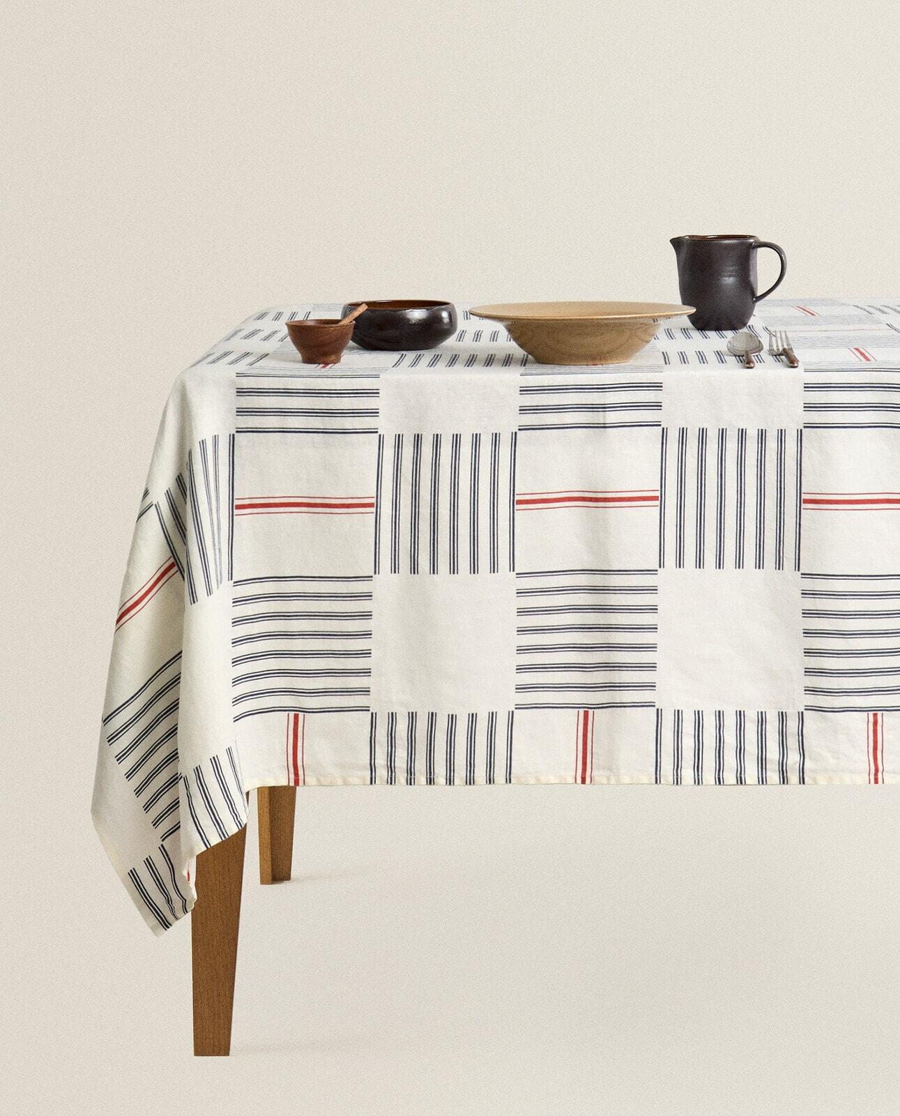 Printed linen tablecloth