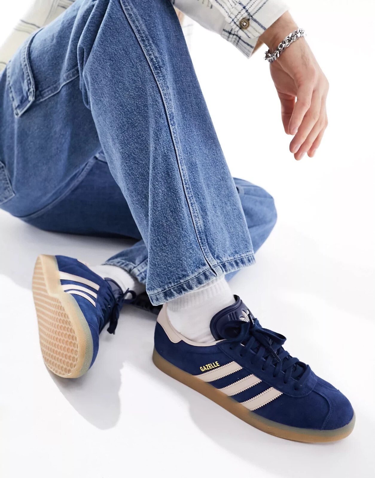 adidas Originals – Gazelle – Sneaker in Indigoblau und Taupe