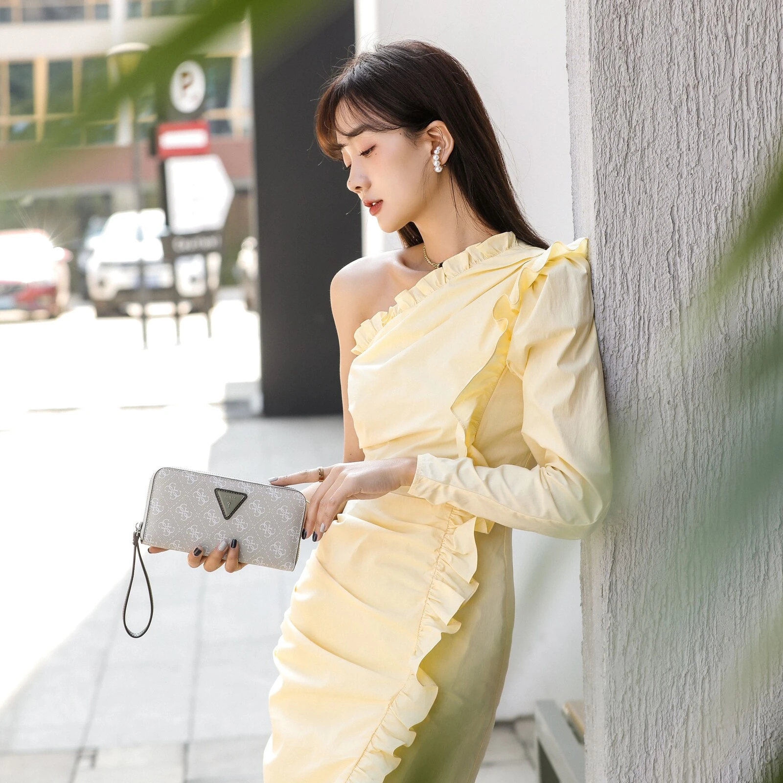 GUESS Clutches Grey BARSTOW Handheld Bag