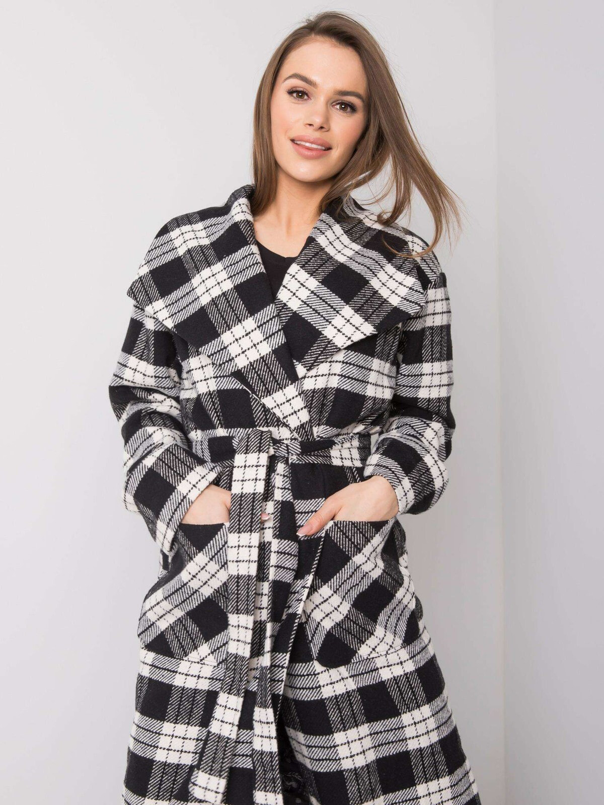 Удлиненное черно-белое клетчатое пальто с поясом Factory Price