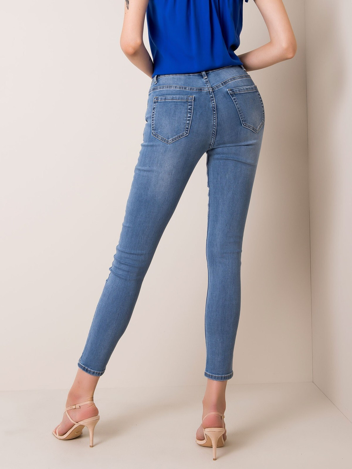 Женские джинсы скинни со средней посадкой укороченные голубые Factory Price