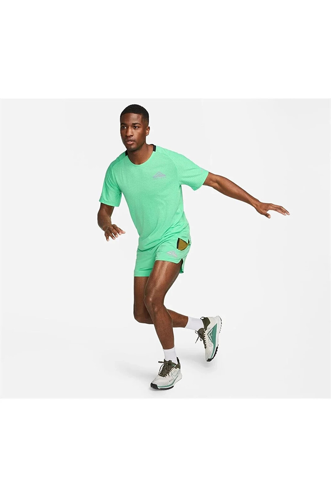 Dri-Fit Trail Solar Chase Running Short-Sleeve Erkek yeşil koşu spor t-shirt dv9305