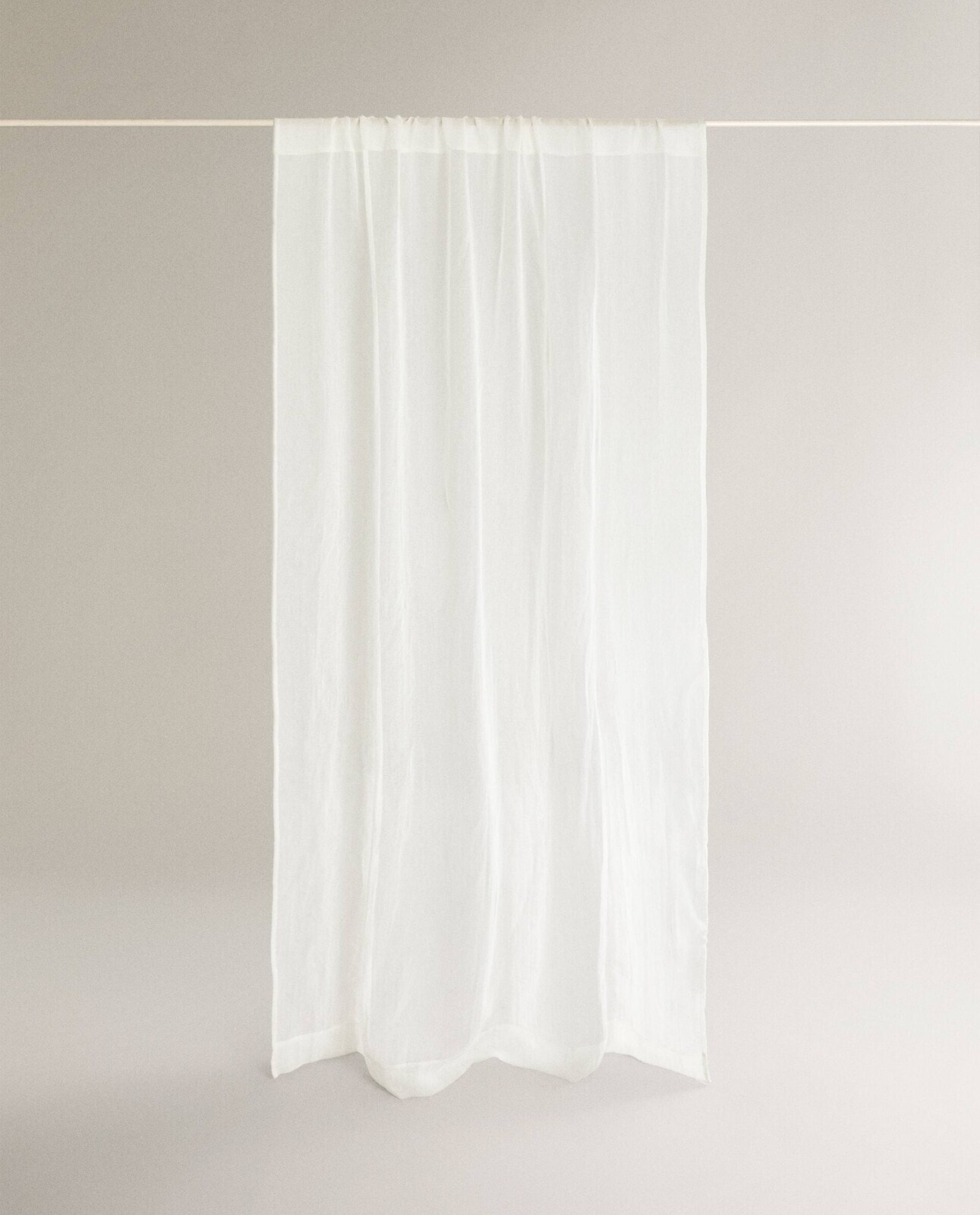 Sheer curtain