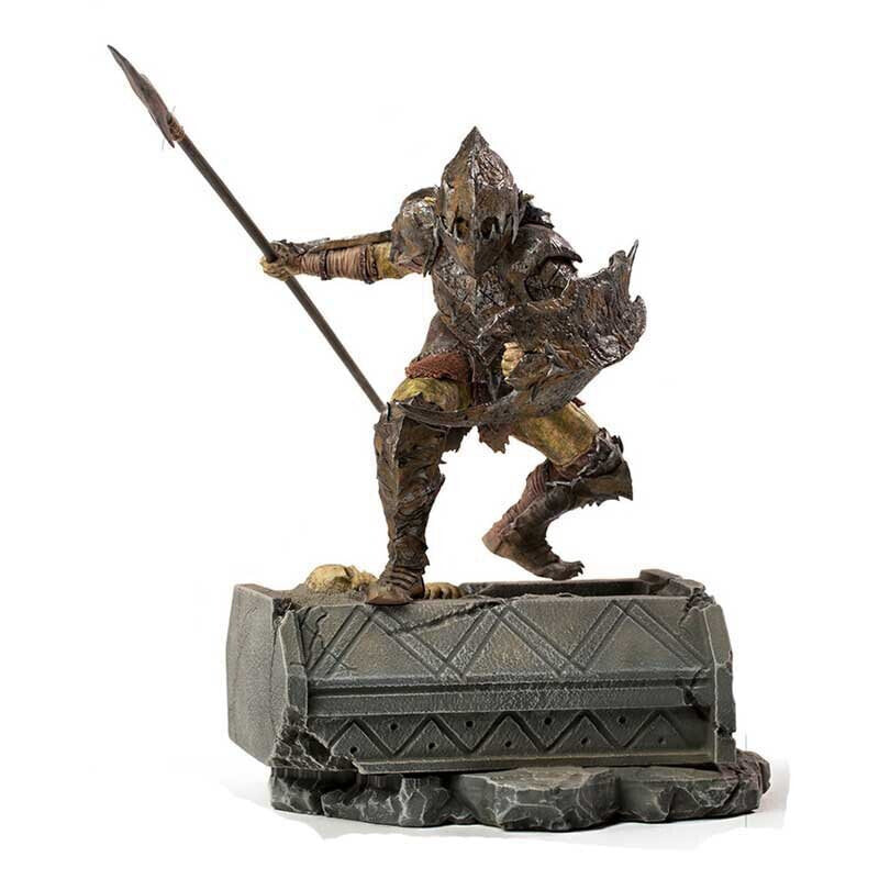 THE LORD OF THE RINGS Armored Orc Art Scale Figure