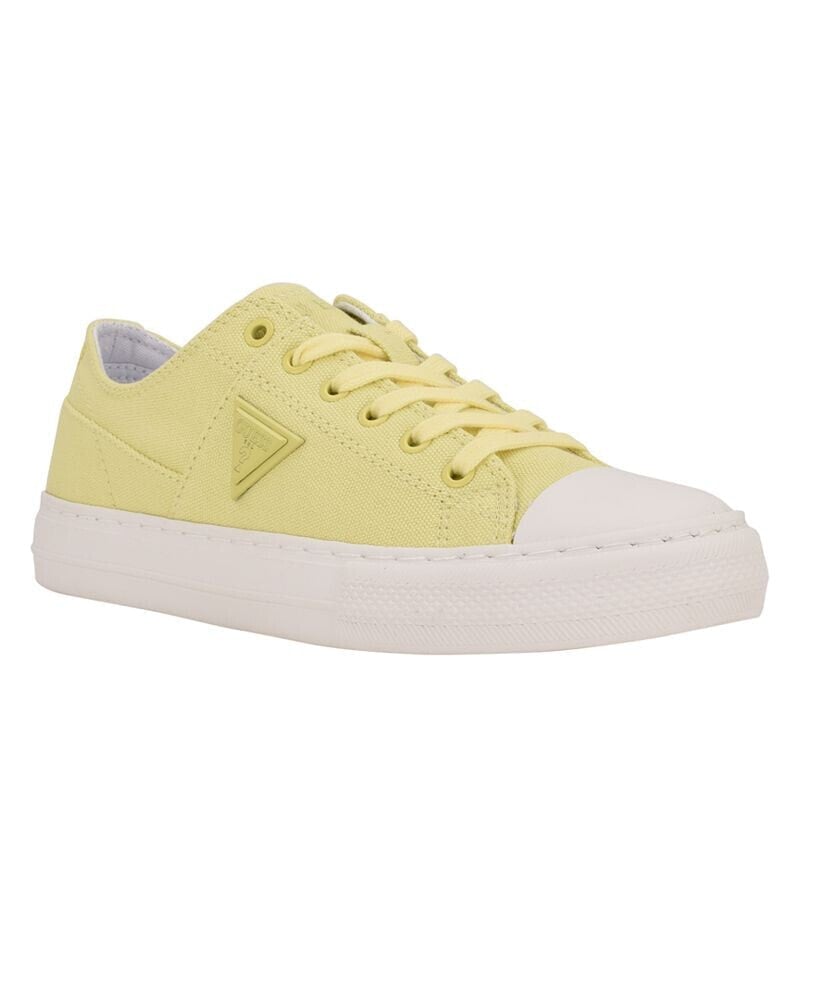 GUESS women's Pranze Casual Sneakers