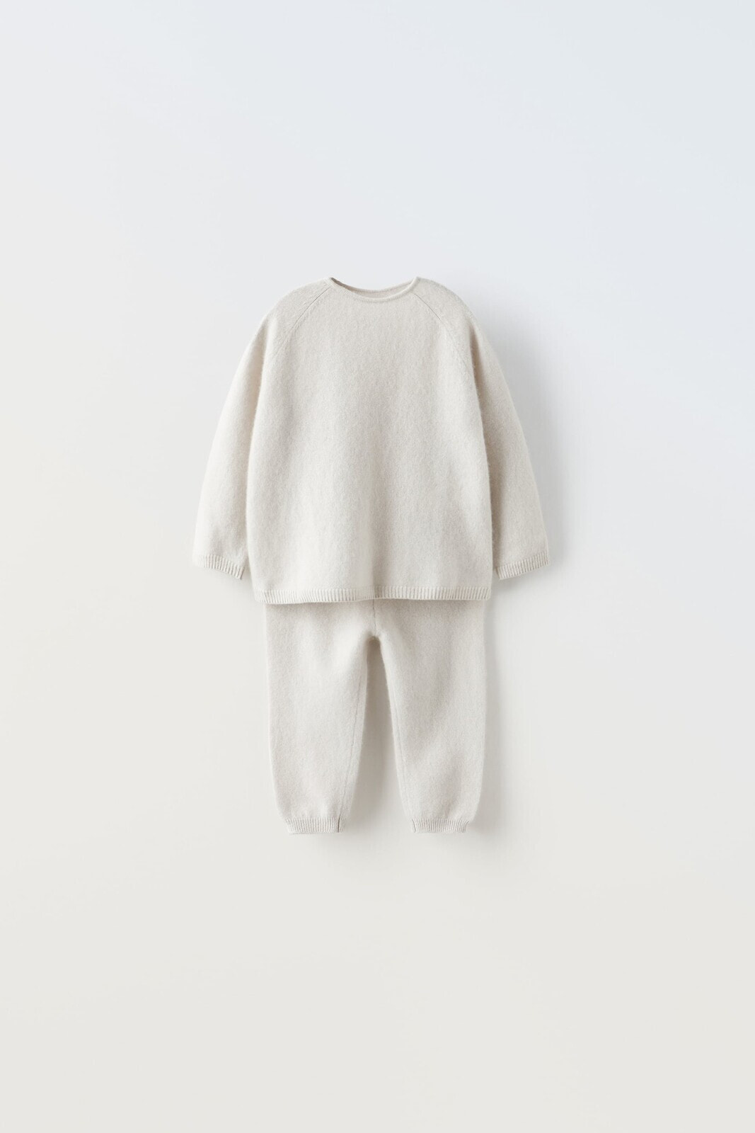 100% cashmere sweater and trousers co-ord