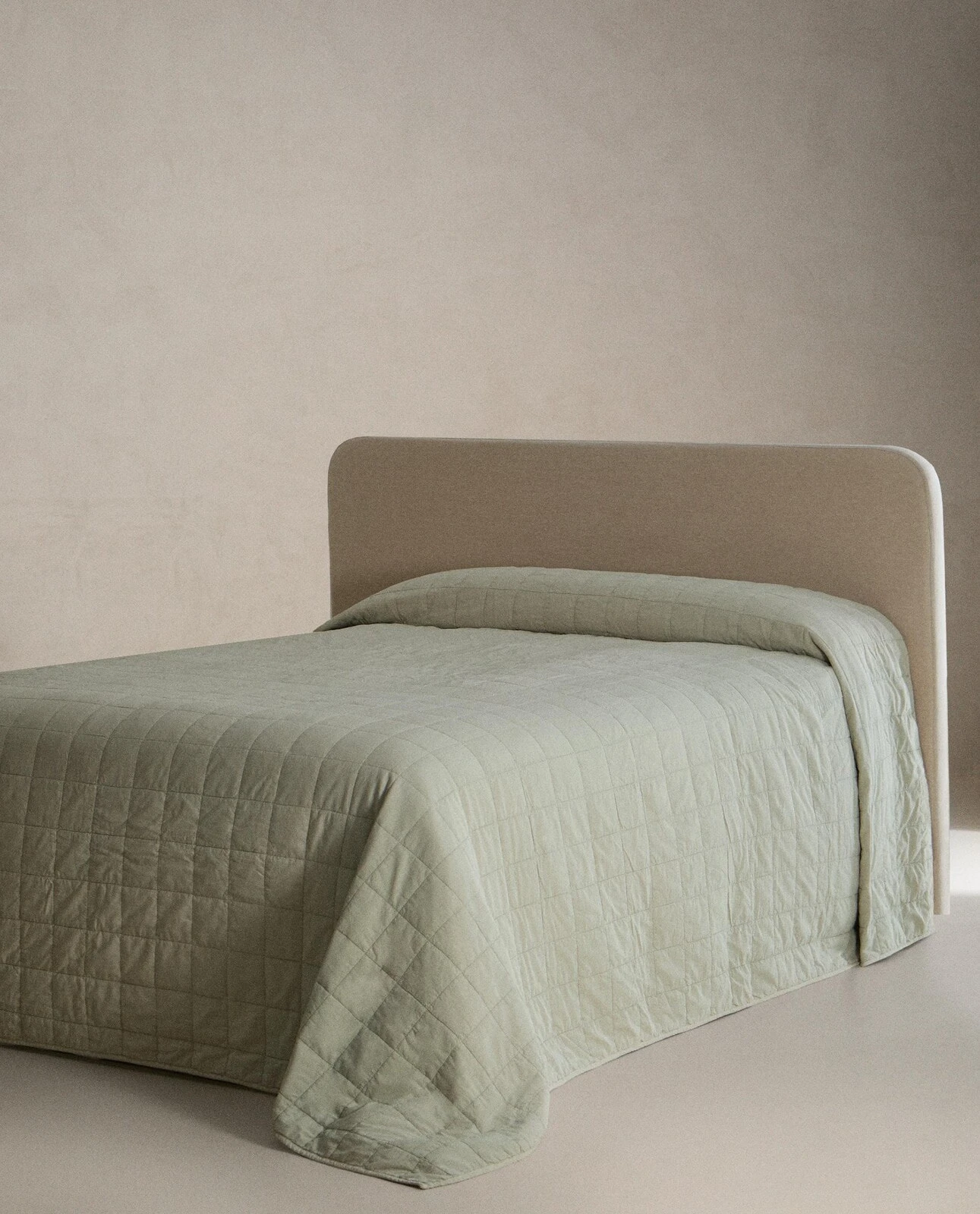 Checked cotton percale quilt