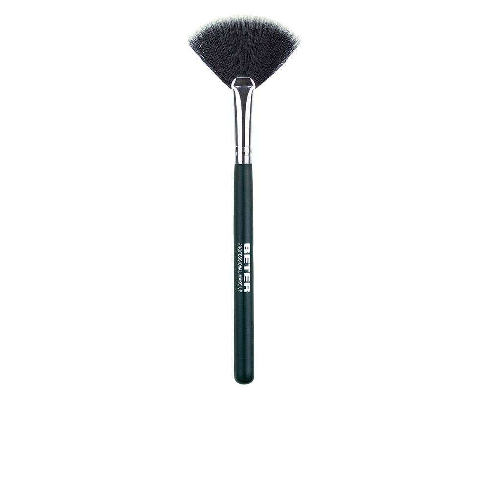 Beter Blush Brush Кисть для растушевки румян