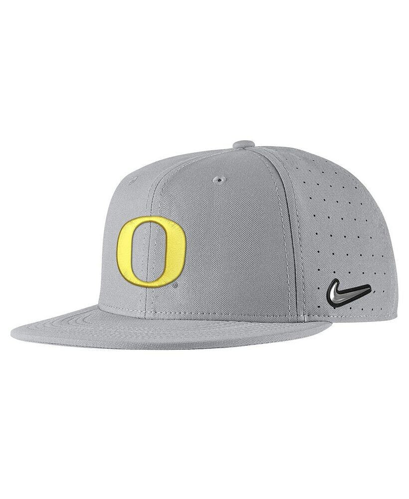 Nike men's Gray Oregon Ducks Aero True Baseball Performance Fitted Hat