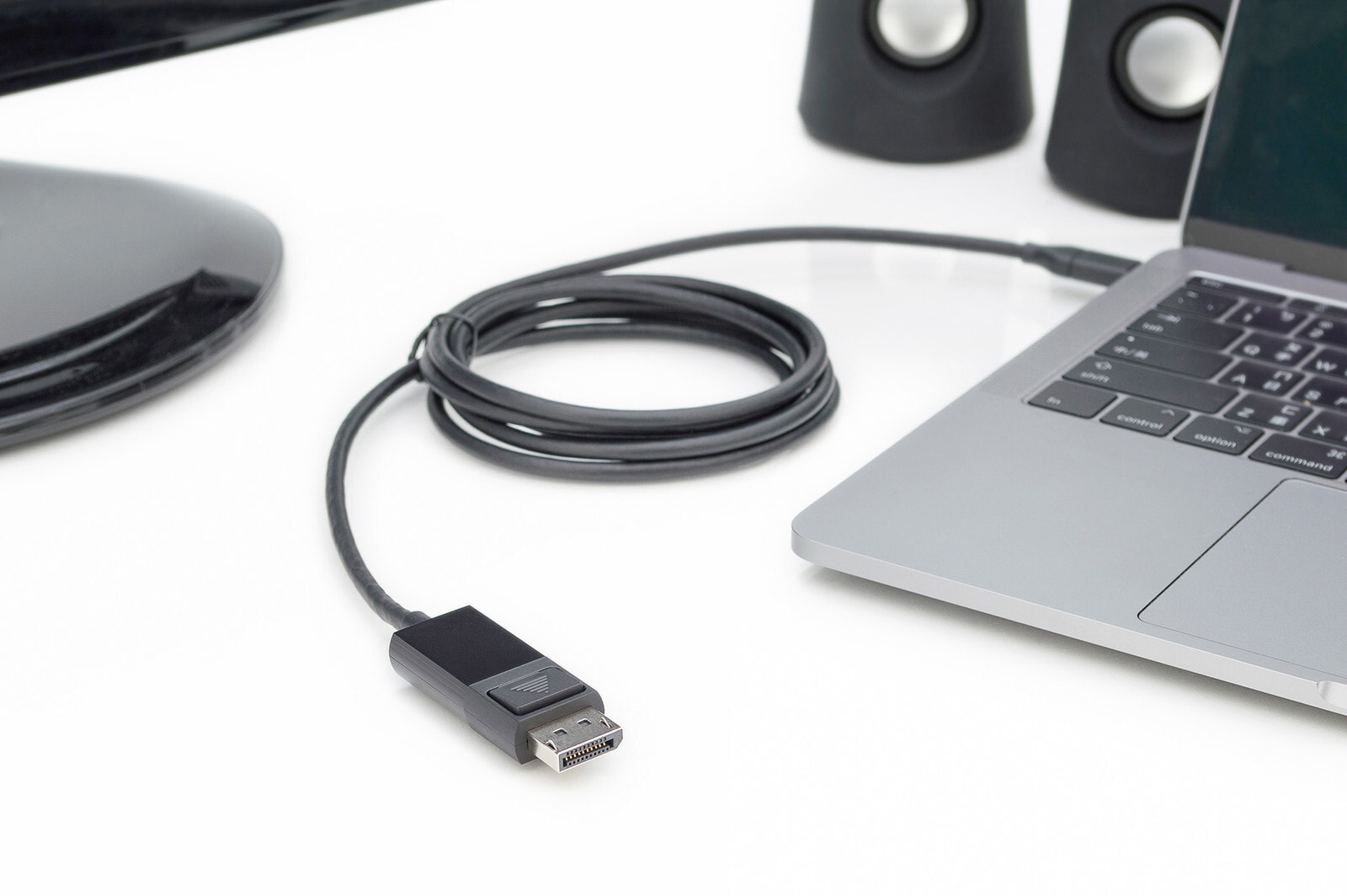 ASSMANN Electronic AK-300333-020-S видео кабель адаптер 1,8 m USB Type-C DisplayPort Черный