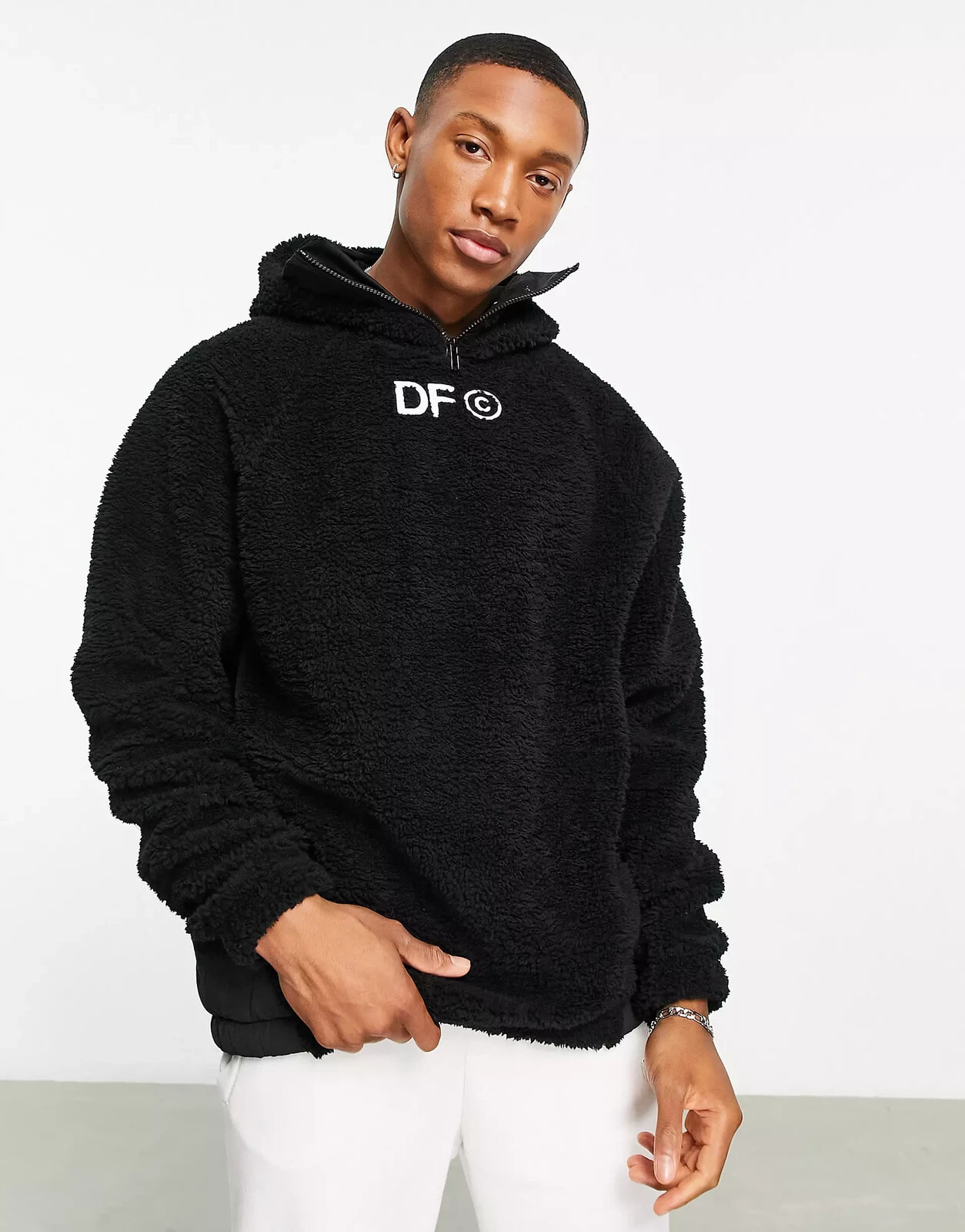 ASOS – Dark Future – Oversize-Kapuzenpullover in Schwarz aus Teddystoff mit Balaclava und Logo-Stickerei