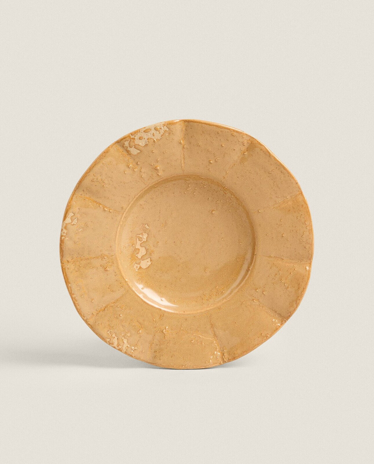 Decorative ceramic plate