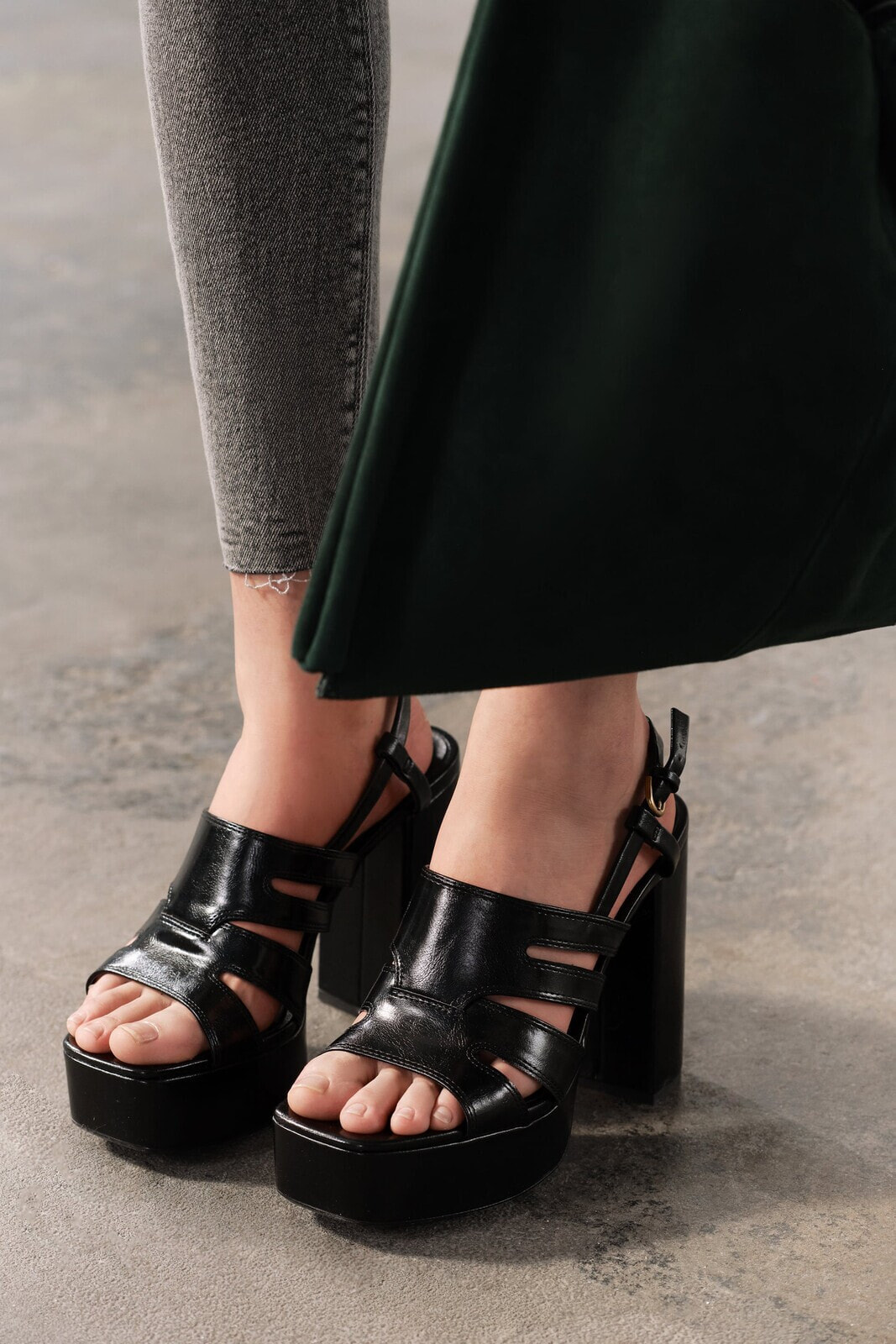 Platform sandals